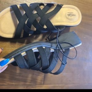 NWT East 5th memory foam black strappy slide on sandals